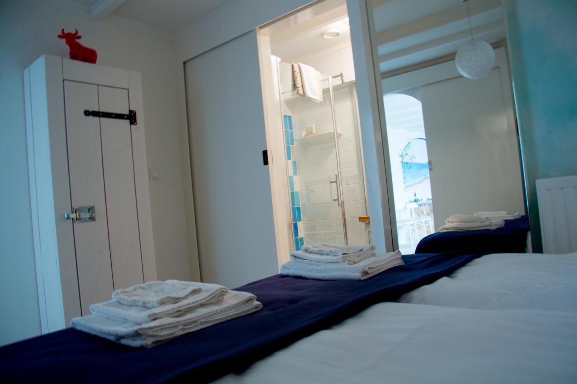 Hotel Hartlief Buinen Habitación foto